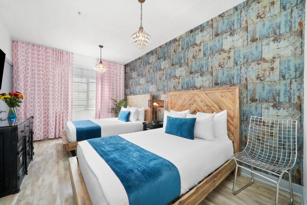 Whitelaw Hotel